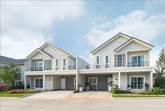 Новый комплекс меблированных вилл с бассейном и садом, Пхукет, Таиланд