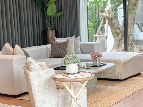 Современный комплекс вилл с бассейнами рядом с пляжами, Пхукет, Таиланд