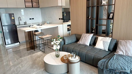 Новый жилой комплекс квартир с личными бассейнами на первой линии от пляжа в Чалонге, Пхукет, Таиланд